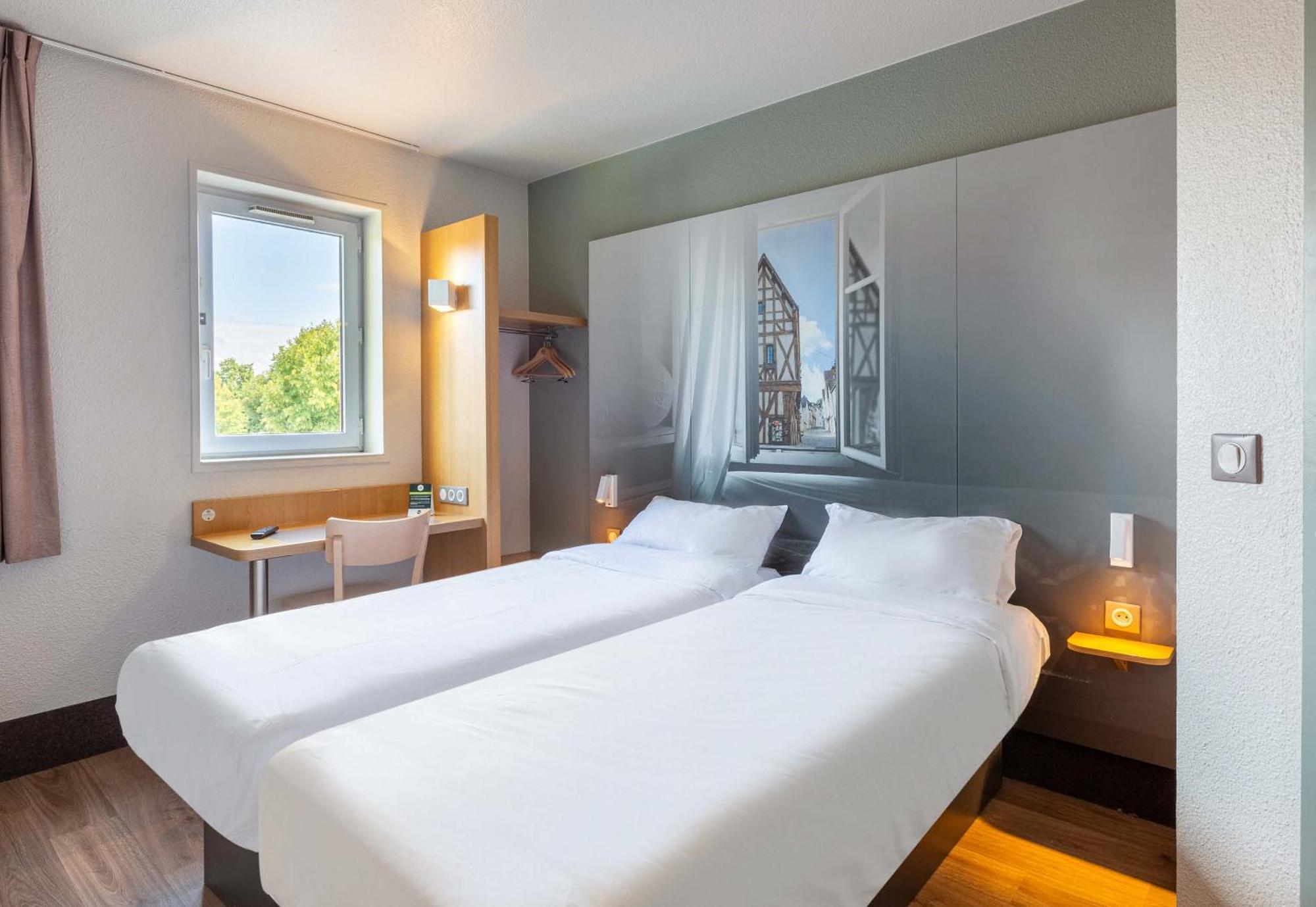 B&B Hotel Chartres Le Coudray Экстерьер фото