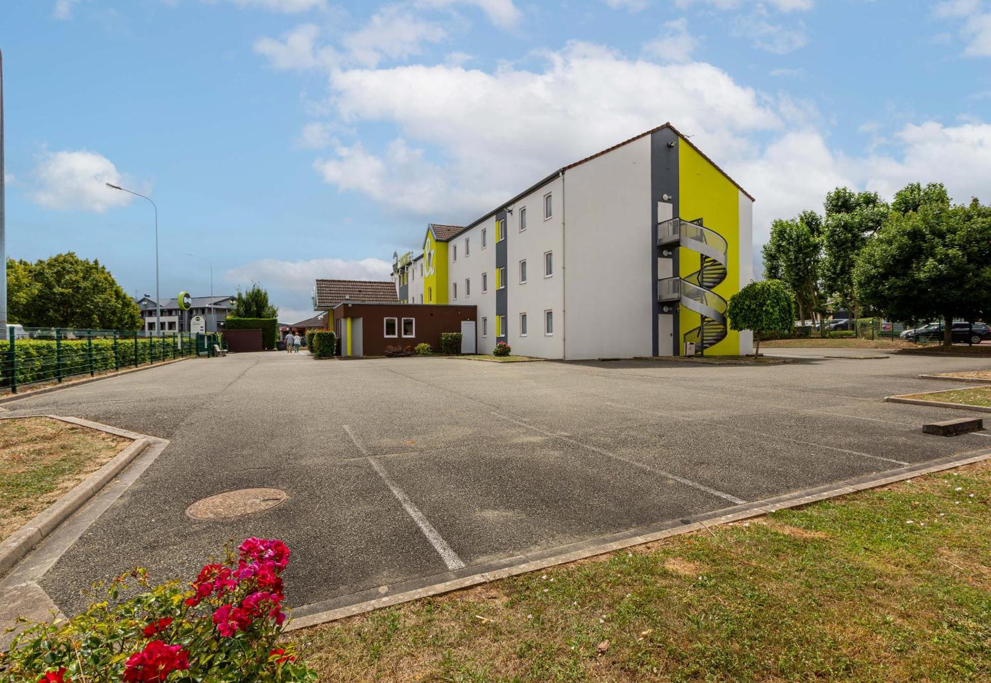 B&B Hotel Chartres Le Coudray Экстерьер фото