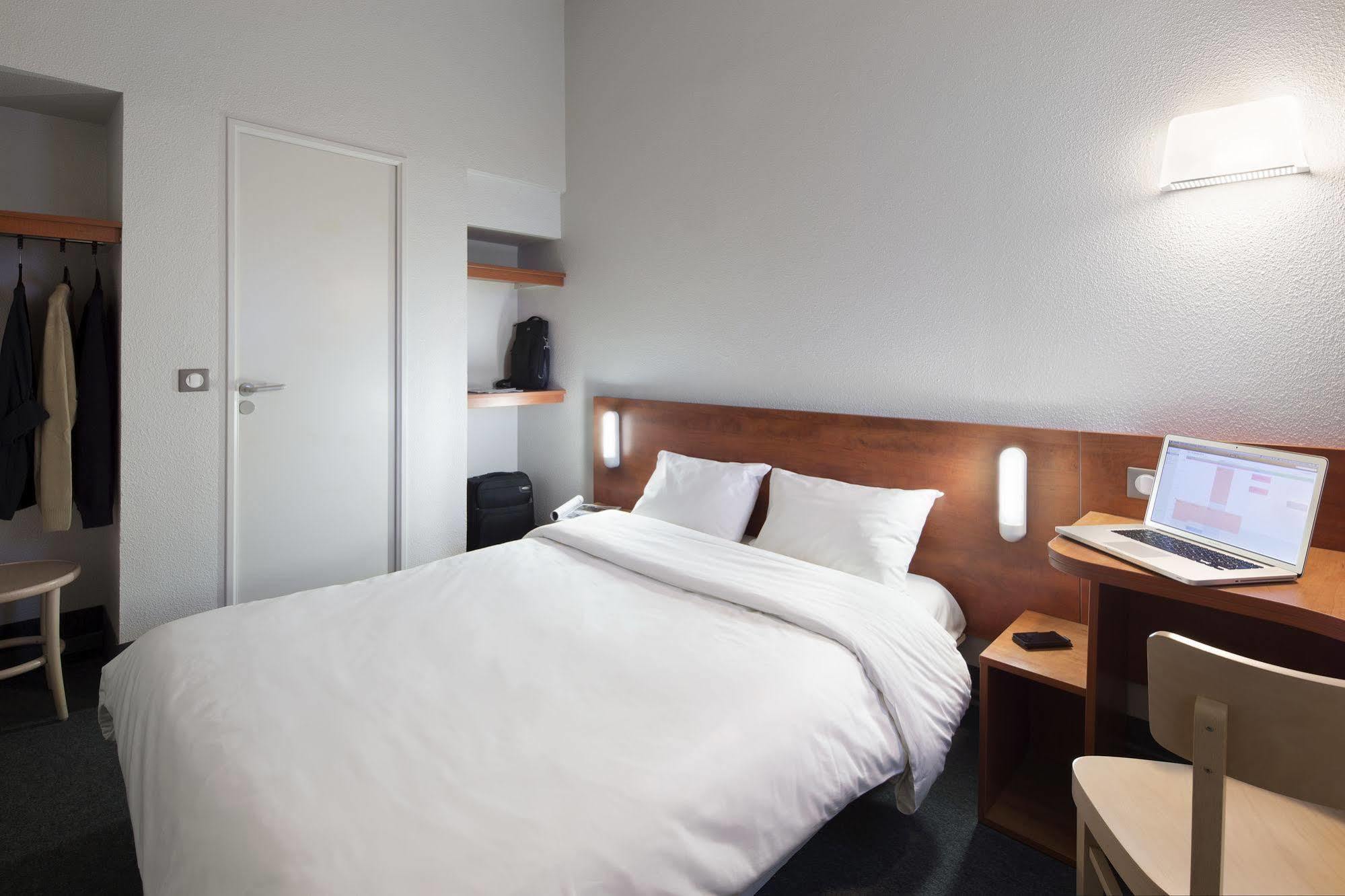 B&B Hotel Chartres Le Coudray Экстерьер фото