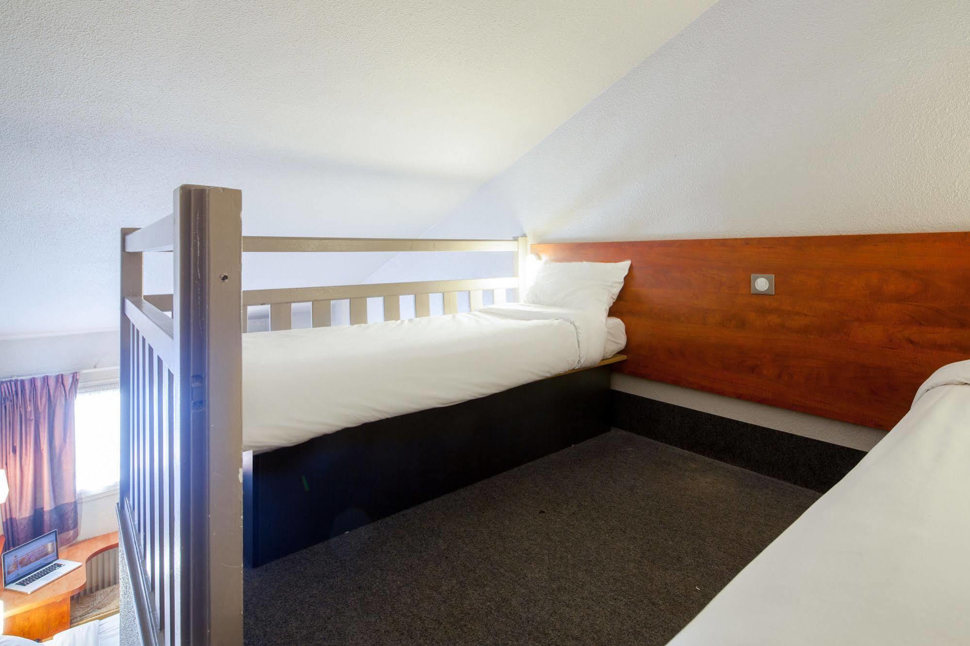 B&B Hotel Chartres Le Coudray Экстерьер фото