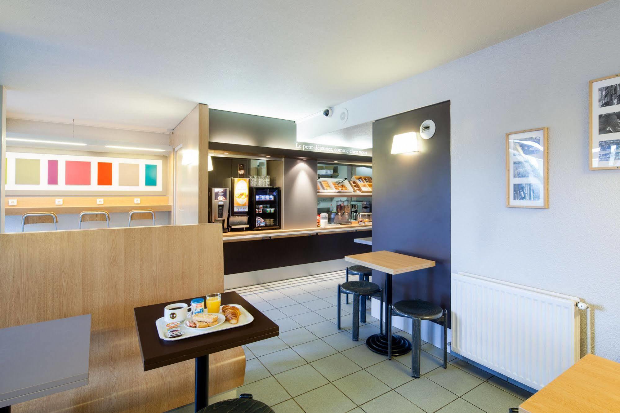 B&B Hotel Chartres Le Coudray Экстерьер фото