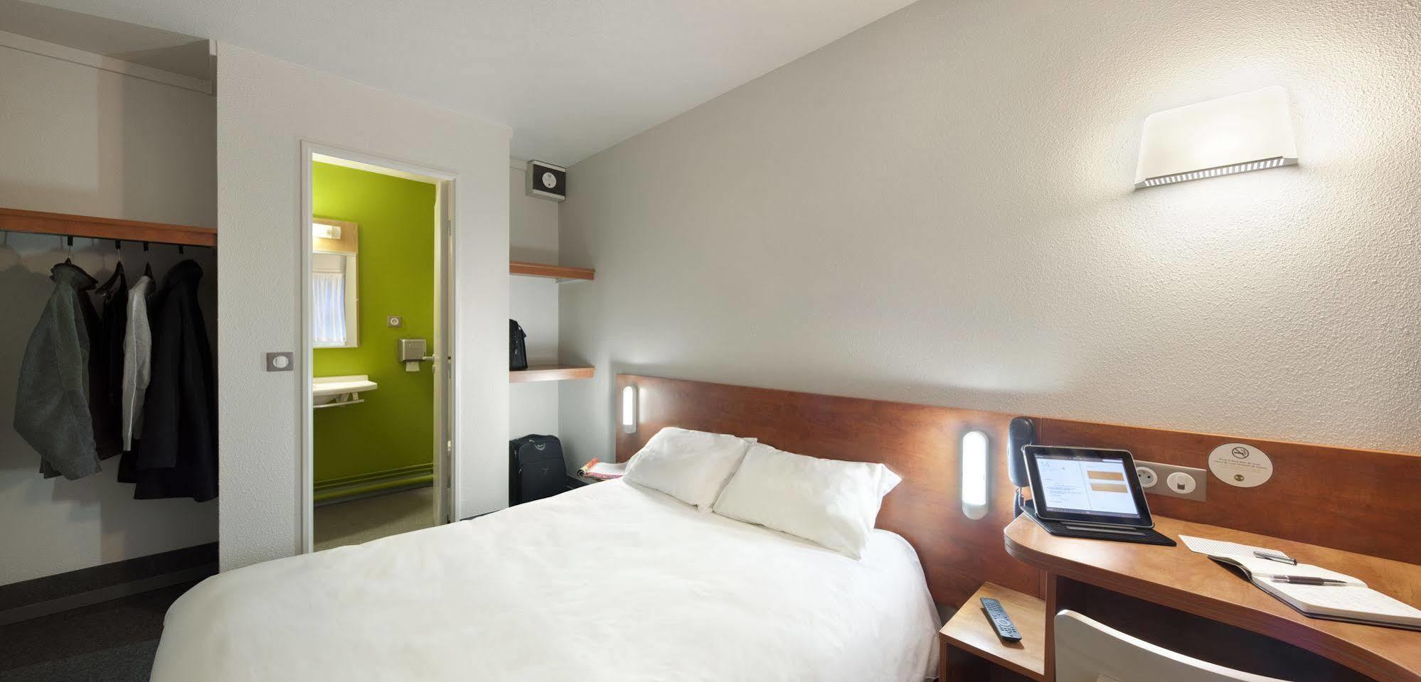 B&B Hotel Chartres Le Coudray Экстерьер фото
